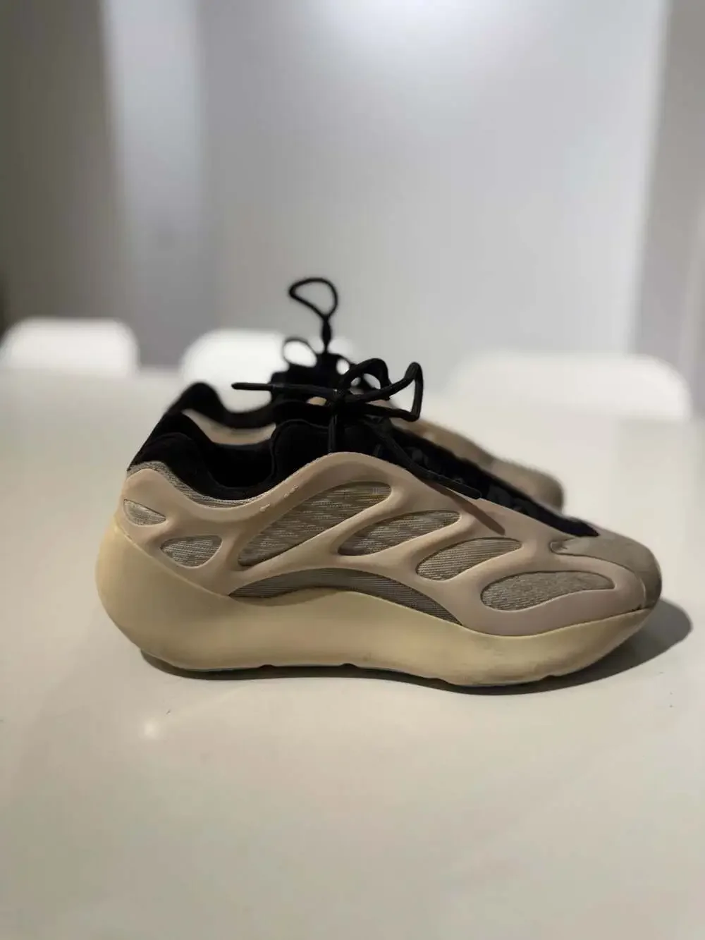 Adidas Yeezy 700 V3 Azael Size 7